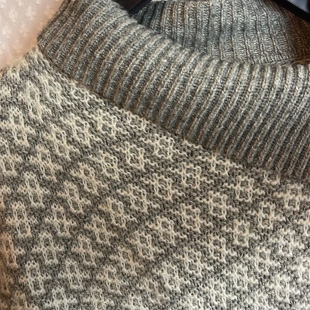 Anne Taylor LOFT gray sweater - size Large - Picture 6 of 9